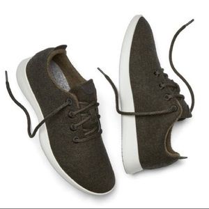 Brand New Allbirds Wool Runners in Kotare Olive